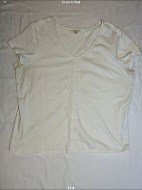 J JillClassic White V-Neck Embroidered Women's Top. Size XL